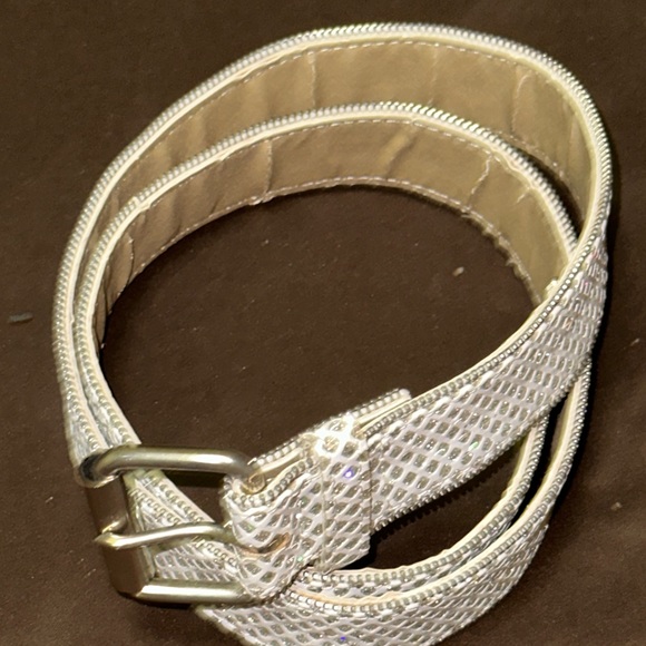 EUC: Women’s Embellished White Belt - Picture 3 of 6